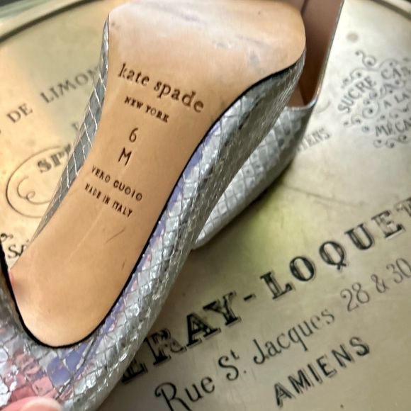 Beautiful silver snakeskin Kate Spade pumps, made in Italy, perfect condition. - Picture 2 of 3